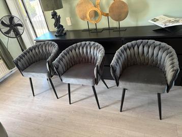 3 Eetkamerstoelen beschikbaar voor biedingen