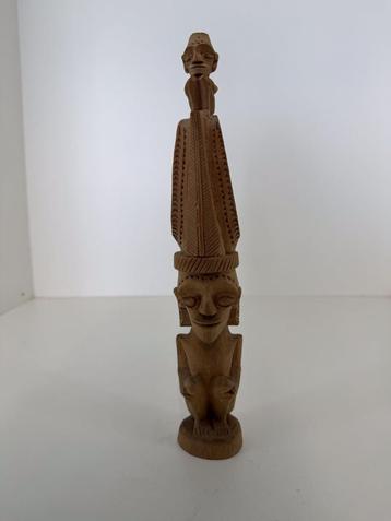 Afrikaans houtsnijwerk – dubbele figuur (31 cm) beschikbaar voor biedingen