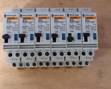 5 x ETL15330 Merlin Gerin hulprelais 230–240 V AC, 50/60 Hz
 beschikbaar voor biedingen