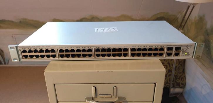 3Com Baseline Switch 2250 - 48 poorts, Computers en Software, Netwerk switches, Ophalen of Verzenden