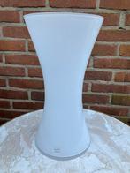 Anne Nilsson IKEA design - Witte glazen vaas, Minder dan 50 cm, Glas, Ophalen of Verzenden, Wit