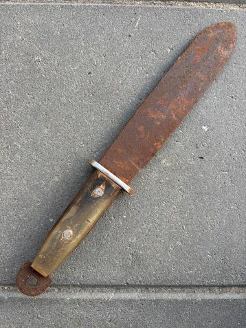 Oude machete / werkmes met hoornachtig handvat beschikbaar voor biedingen