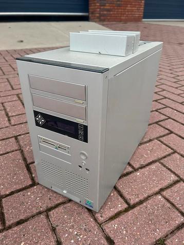 Lian Li ATX Behuizing - Vintage beschikbaar voor biedingen