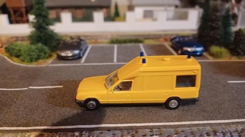 Herpa mercedes ambulance zelfbouw.., Hobby en Vrije tijd, Modelauto's | 1:87, Zo goed als nieuw, Auto, Herpa, Ophalen of Verzenden