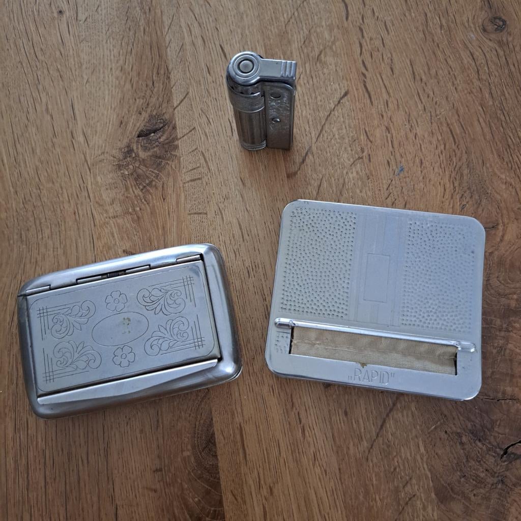 Sigarettendoosje,tabaksdoosje en aansteker., Ophalen