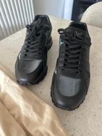 Originele Louis Vuitton Run Away sneakers 42, bon aanwezig, Kleding | Heren, Schoenen, Zwart, Ophalen of Verzenden, Louis Vuitton