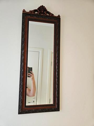 Smalle spiegel met kuif, koloniaal beschikbaar voor biedingen