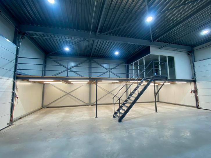 Entresolvloer ca 15x5m + glazen kantoor, Zakelijke goederen, Kantoor en Winkelinrichting | Magazijn, Stelling en Opslag, Ophalen
