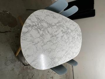 Ikea Dalshult Keukentafel beschikbaar voor biedingen