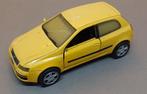 Fiat Stilo Geel, modelauto 1:36, Ophalen of Verzenden, Gebruikt, Auto, Overige merken
