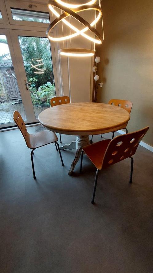 Ronde eettafel met 4 stoelen., Huis en Inrichting, Tafels | Eettafels, Zo goed als nieuw, 100 tot 150 cm, 100 tot 150 cm, Vijf personen of meer