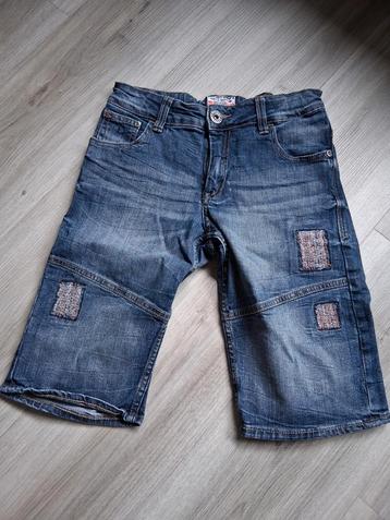 Stoere korte broek maat 134 beschikbaar voor biedingen