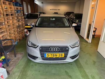 Audi A3 Sportback 1.6 TDI S-LINE XENON/LED beschikbaar voor biedingen