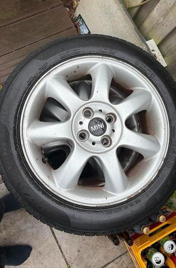 Originele Mini Cooper velgen beschikbaar voor biedingen