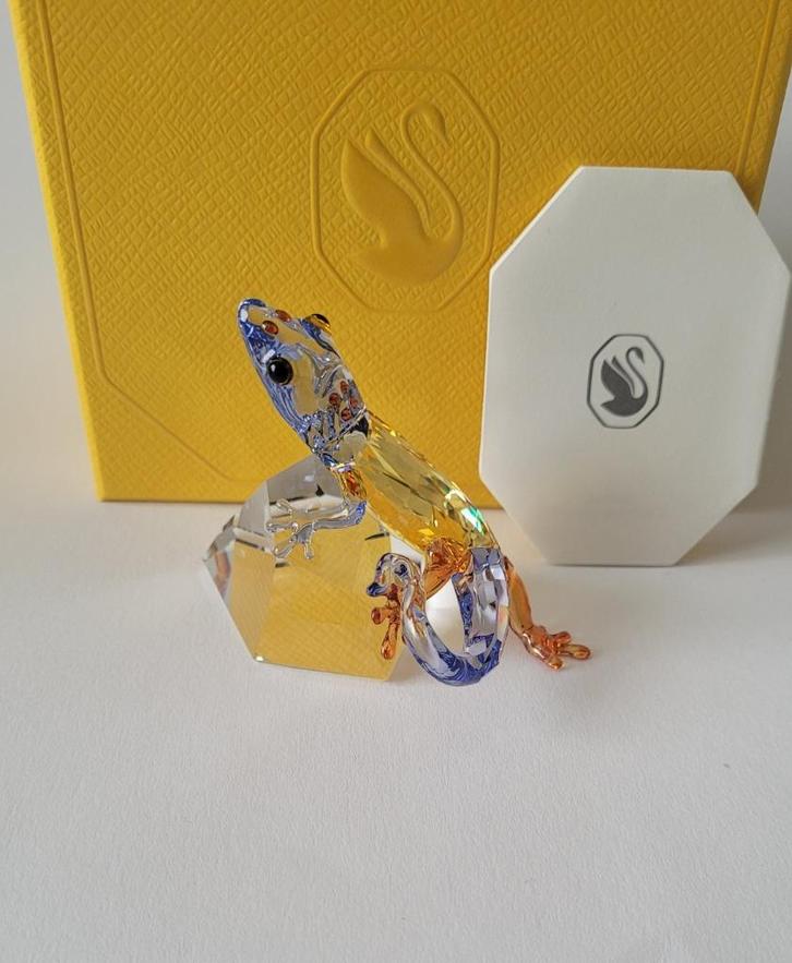 Swarovski 2025 Idyllia Gecko, Kristallijn Shop, Verzamelen, Swarovski, Nieuw, Figuurtje, Verzenden