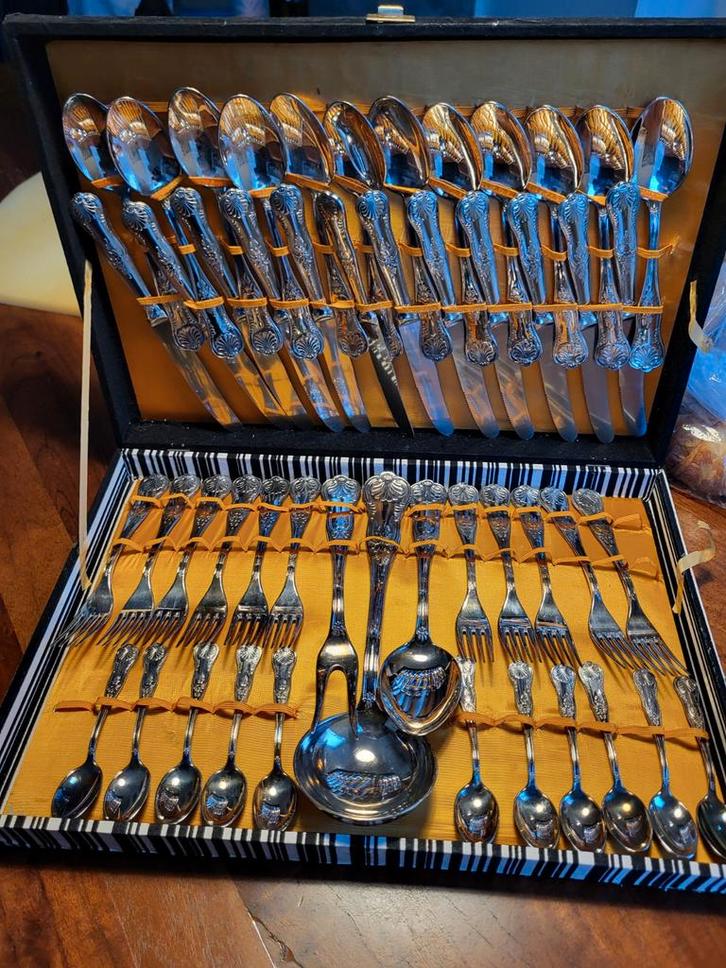 Verzilverde Kings Pattern Bestekset in Koffer 50 delig., Antiek en Kunst, Antiek | Bestek, Ophalen of Verzenden