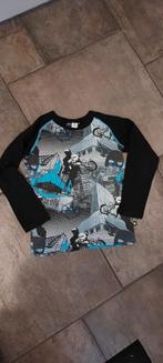 Gaaf molo shirt maat 128 brommer, Kinderen en Baby's, Ophalen of Verzenden, Zo goed als nieuw, Jongen, Shirt of Longsleeve