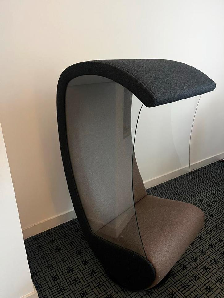 Unieke Belstoel - Design Stoel, Huis en Inrichting, Stoelen, Zo goed als nieuw, Eén, Stof, Grijs, Ophalen