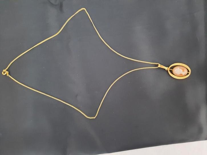 Camee hanger., Sieraden, Tassen en Uiterlijk, Kettingen, Zo goed als nieuw, Overige materialen, Goud, Ophalen of Verzenden