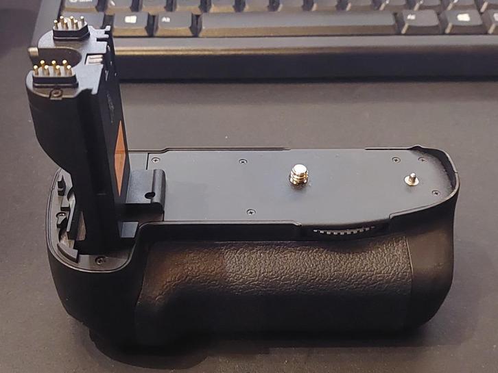 Nieuwe Jupio BG-E7 batterygrip voor Canon EOS 7D, Audio, Tv en Foto, Fotografie | Accu's en Batterijen, Nieuw, Ophalen of Verzenden