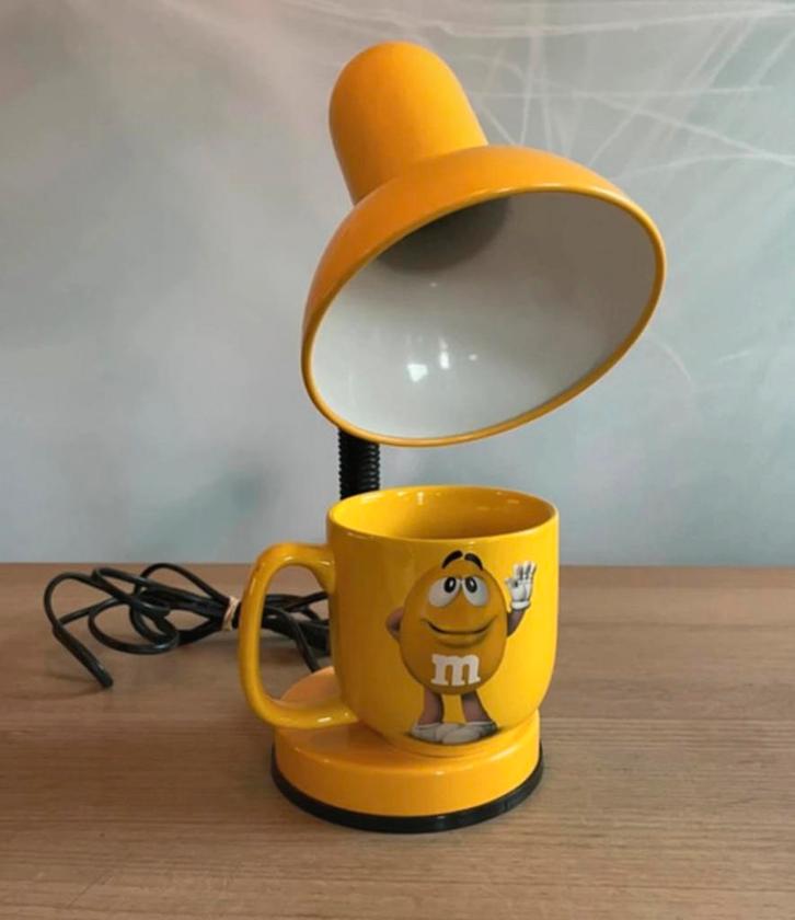 Grappige unieke gerestylde M&M lamp, Huis en Inrichting, Lampen | Tafellampen, Nieuw, Minder dan 50 cm, Overige materialen, Ophalen of Verzenden