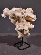 Calciet op standaard, 1,7 kg, 21cm hoog, 33,- euro, Ophalen of Verzenden, Mineraal