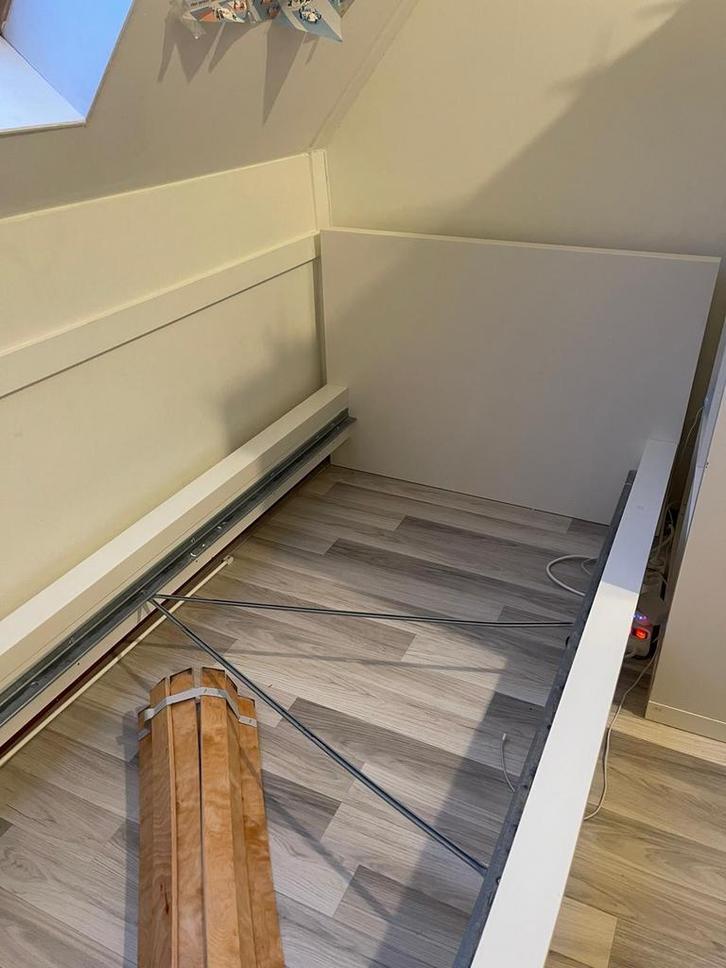 GRATIS Ophalen!! Malm Bed 90x120 met lattenbodem., Huis en Inrichting, Slaapkamer | Bedden, Gebruikt, Eenpersoons, 90 cm, Overige maten