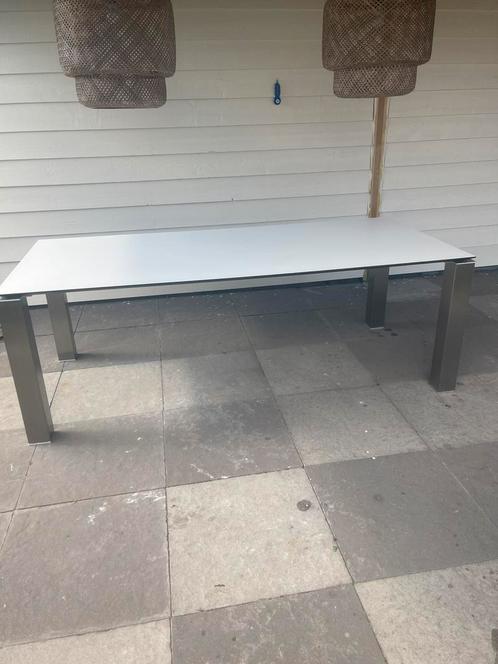 Eettafel Trespa stalen poten, Huis en Inrichting, Tafels | Eettafels, Zo goed als nieuw, 50 tot 100 cm, 200 cm of meer, Vijf personen of meer