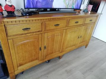 Te koop mooie dressoir beschikbaar voor biedingen