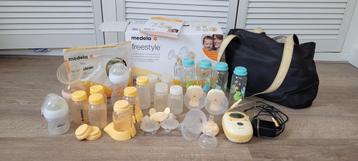 Medela freestyle borstkolf met heel veel accessoires  beschikbaar voor biedingen