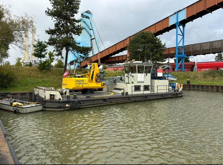 Kranschip 22,00x7,50m incl toebehoren. Te koop of te huur, Watersport en Boten, Beroepsscheepvaart, Gebruikt, Ponton, 100 tot 200 pk