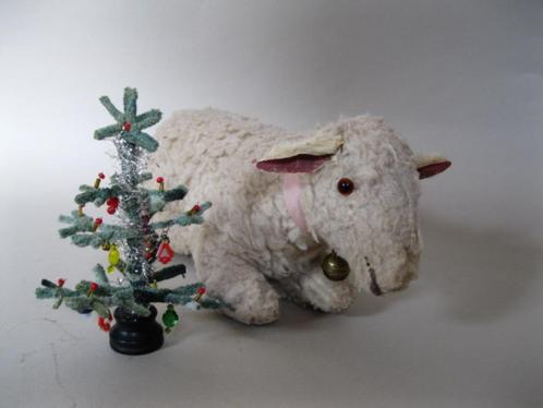 Oud/antiek kerstschaap met vacht en glazen ogen 29 cm lang, Antiek en Kunst, Antiek | Speelgoed, Ophalen of Verzenden