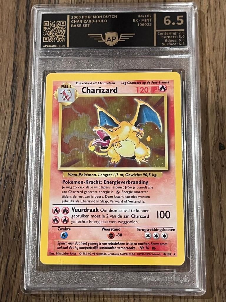 2000 Pokemon Dutch - Charizard holo - Base set, Hobby en Vrije tijd, Verzamelkaartspellen | Pokémon, Ophalen of Verzenden, Zo goed als nieuw