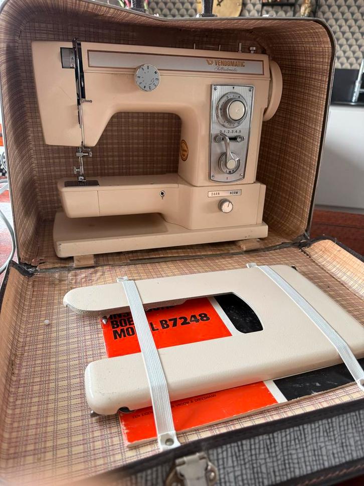 Vendomatic B7248 Naaimachine - ook voor kinderen geschikt, Hobby en Vrije tijd, Naaimachines en Toebehoren, Gebruikt, Naaimachine