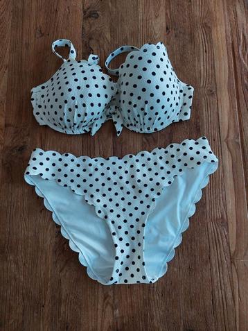 Hunkemöller Scallop bikini wit/zwart 80E (zgan!) beschikbaar voor biedingen