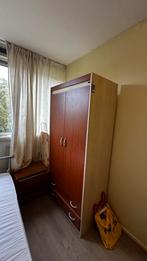 Kleiding kast + bureau, Ophalen, Zo goed als nieuw, Eenpersoons