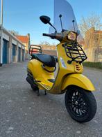 Vespa sprint Snor 2017 full option, Fietsen en Brommers, Ophalen, Zo goed als nieuw