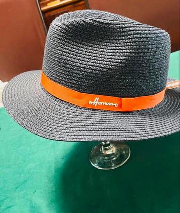 Herman luxe zomerhoed maat L beschikbaar voor biedingen