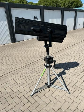 Volgspot DTS Moonlight 575W hmi incl statief en case. beschikbaar voor biedingen