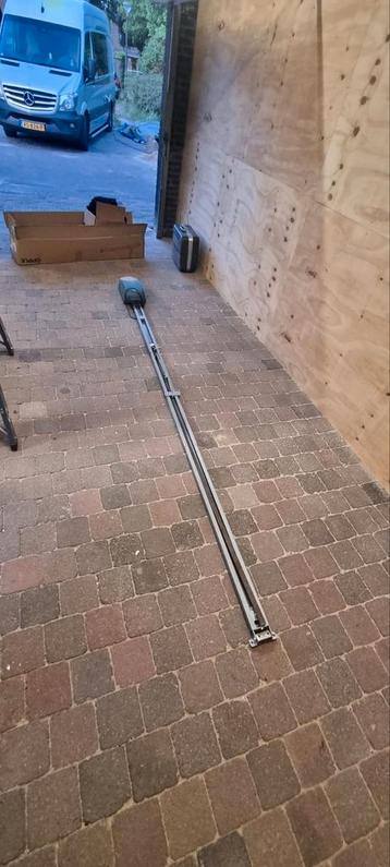 motor elektrische garagedeur  beschikbaar voor biedingen