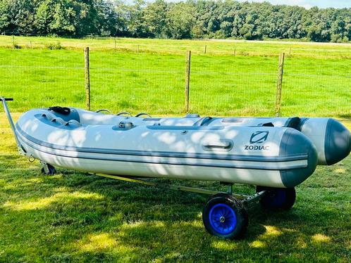Zodiac met buitenboordmotor, Watersport en Boten, Rubberboten, Zo goed als nieuw, Zodiac, Minder dan 70 pk, Benzine, Ophalen