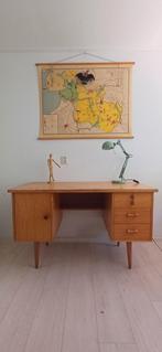 Mooi vintage jaren 60 houten bureau lichte opknapper, Ophalen of Verzenden, Gebruikt
