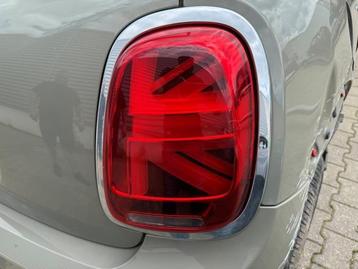 Achterlicht links van een Mini Cooper beschikbaar voor biedingen
