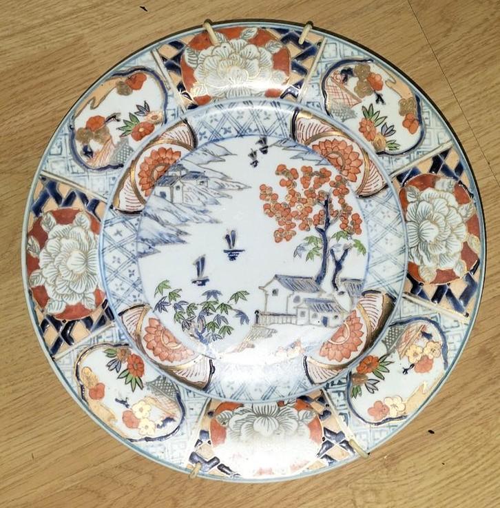 Antiek Japans imari Bord met Landschap, Antiek en Kunst, Antiek | Wandborden en Tegels, Ophalen of Verzenden