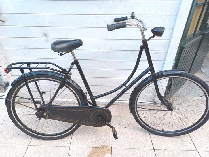 Mooie omafiets igst met slot en antilekbanden, Fietsen en Brommers, Fietsen | Dames | Omafietsen, Gebruikt, 56 cm of meer, Ophalen