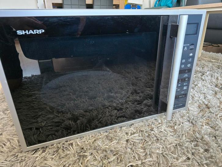 Sharp Combimagnetron met Grill & Hete Lucht, Witgoed en Apparatuur, Magnetrons, Gebruikt, Vrijstaand, Combimagnetron, 45 tot 60 cm