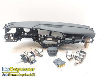 Airbag set + dashboard van een Audi Q8 beschikbaar voor biedingen