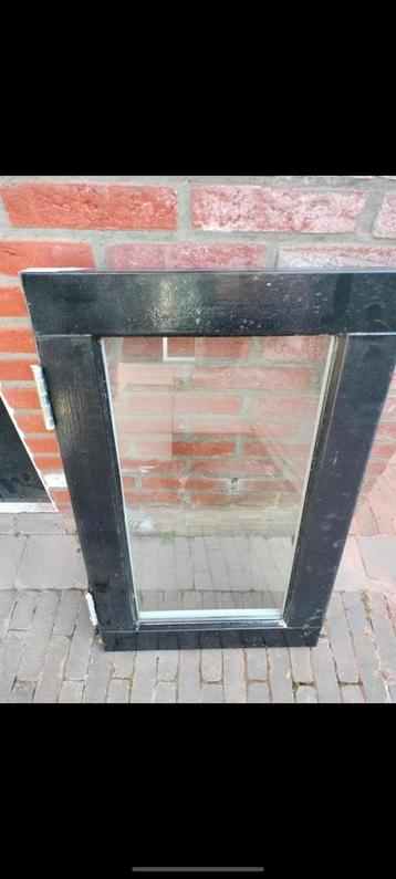 Raam 80x50x6  beschikbaar voor biedingen