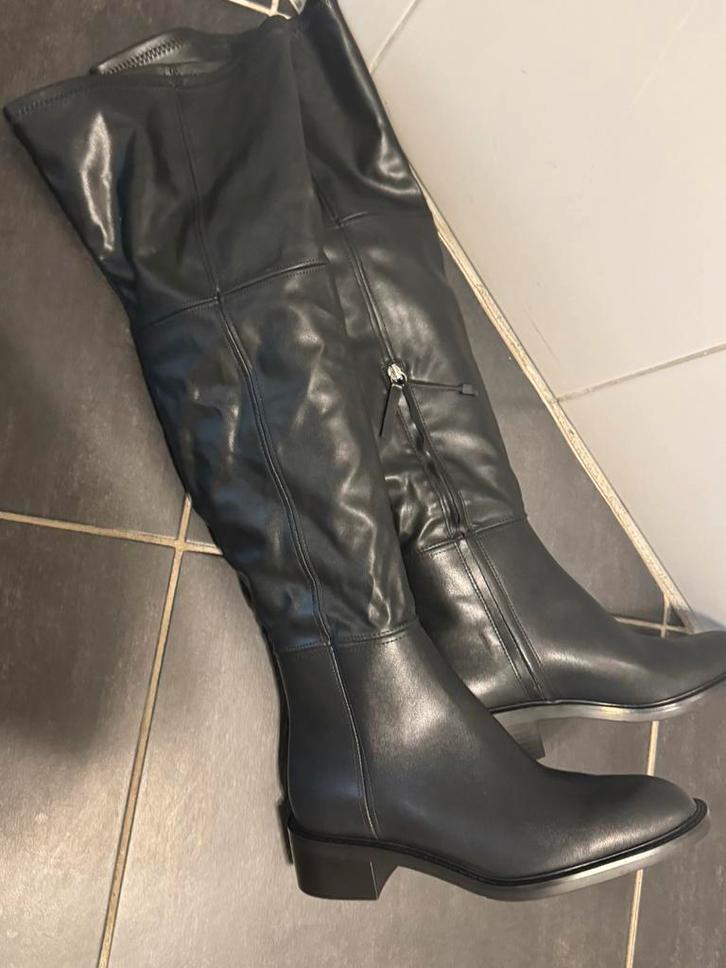 Nieuwe Zara Overknee Laarzen Dames maat 40, Kleding | Dames, Schoenen, Nieuw, Hoge laarzen, Zwart, Ophalen of Verzenden