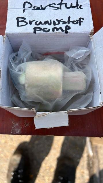 Brandstofpomp 12volt beschikbaar voor biedingen